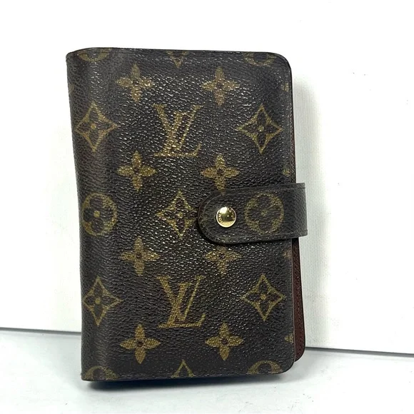 SOLD! Louis Vuitton Porte Papier Passport Wallet - Picture 2 of 16
